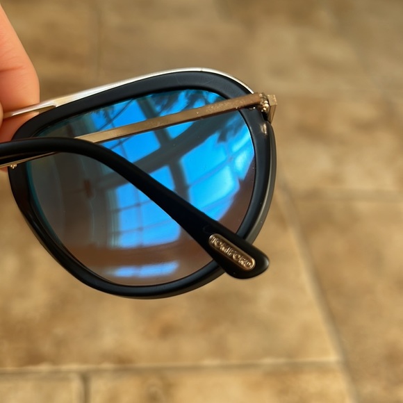 Tom Ford Authentic Aviator Sunglasses - Picture 4 of 5